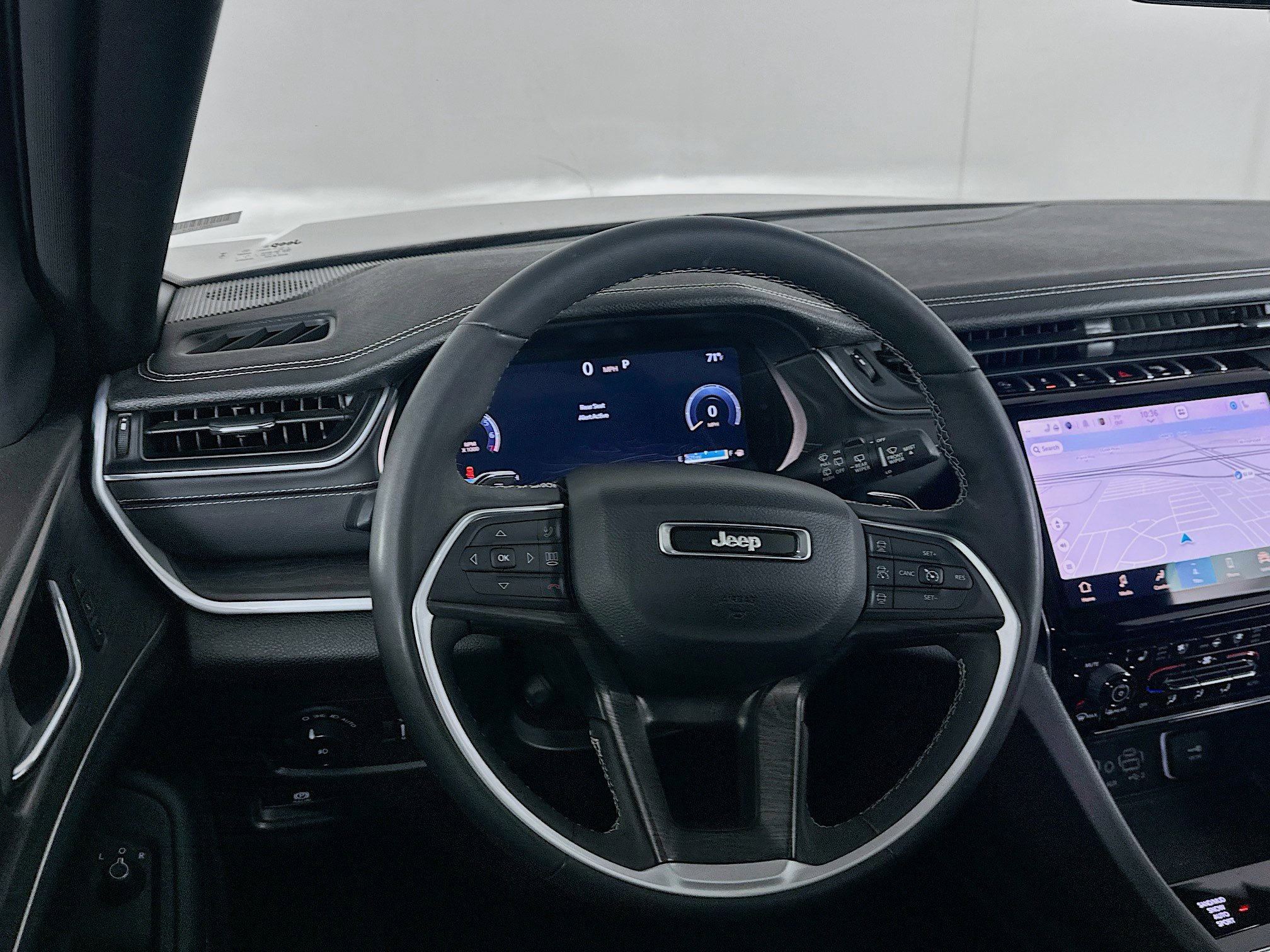 Used 2024 Jeep Grand Cherokee L Limited w/ Luxury Tech Group II image 18