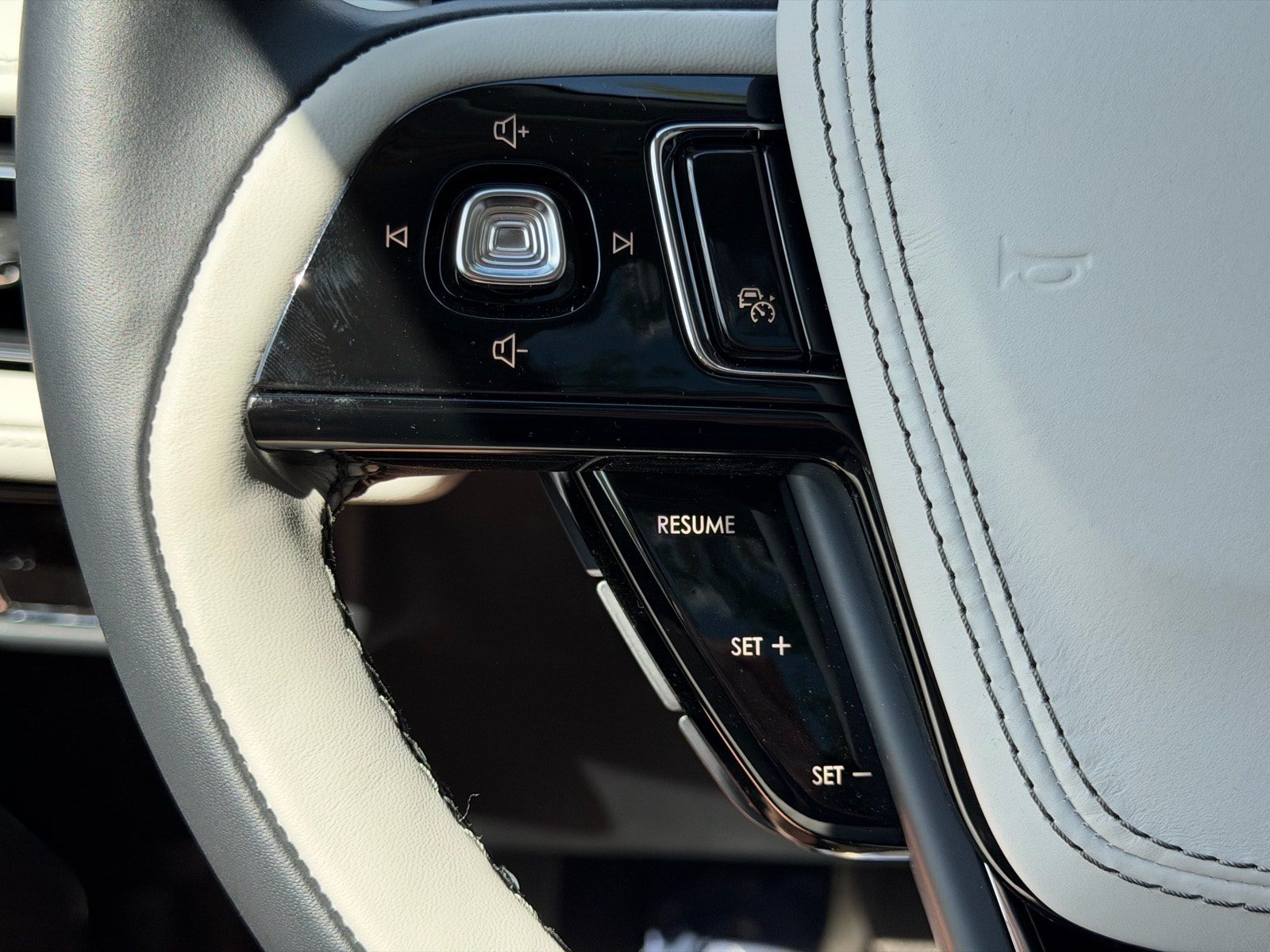 New 2026 Lincoln Aviator Reserve AWD/4WD image 29