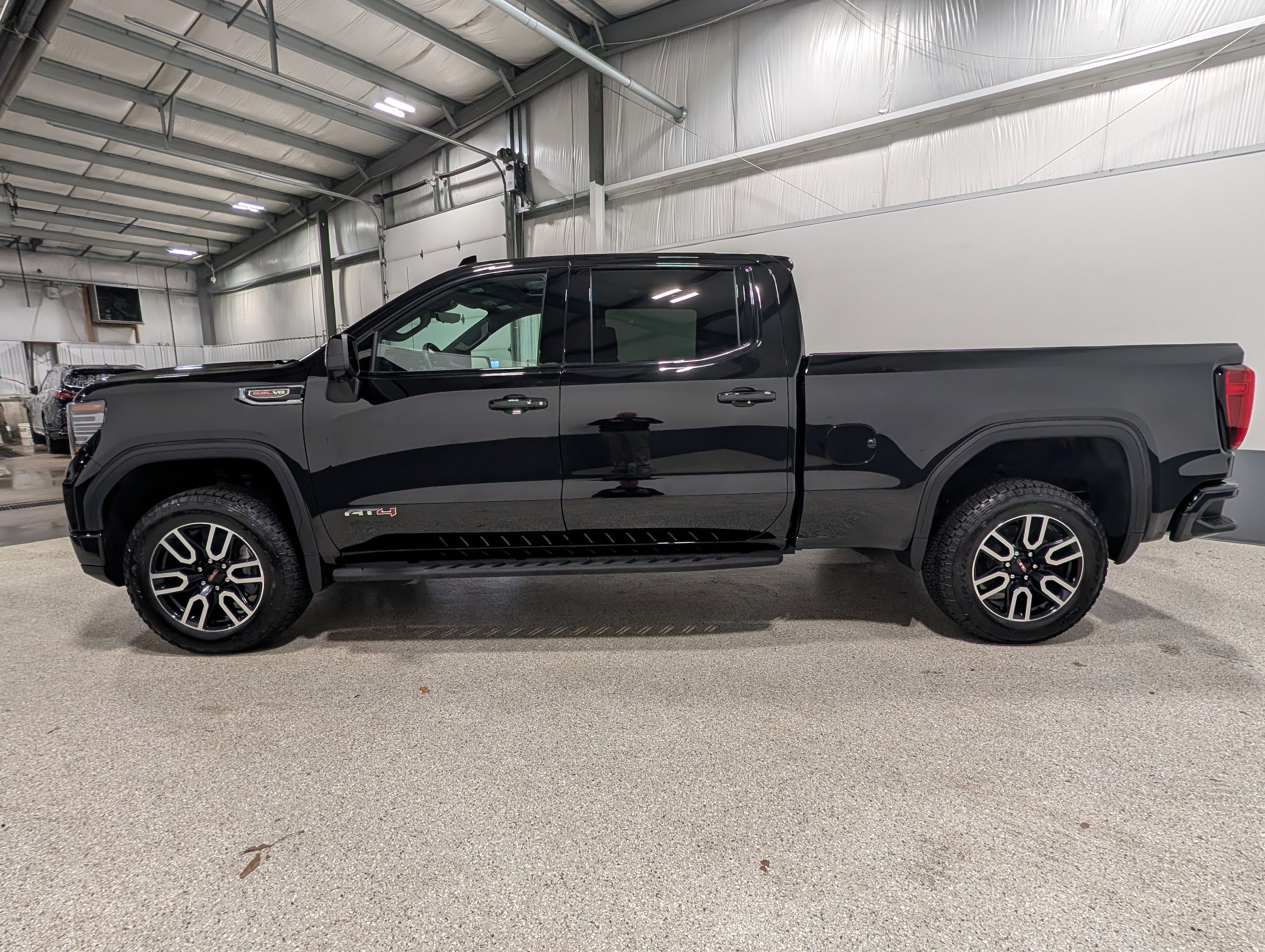 Used 2026 GMC Sierra 1500 AT4 w/ AT4 Premium Package AWD/4WD image 5
