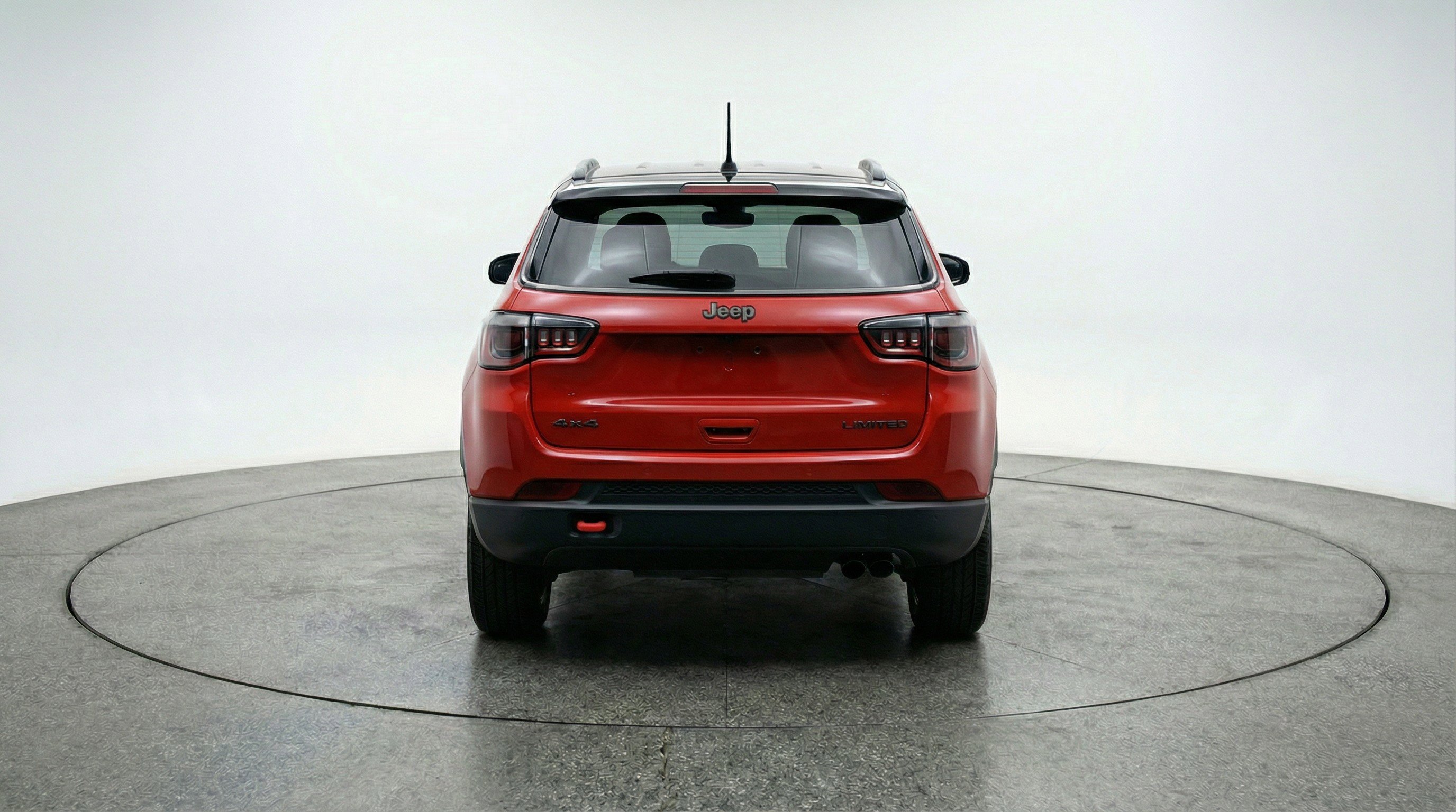 Used 2025 Jeep Compass Trailhawk AWD/4WD image 7
