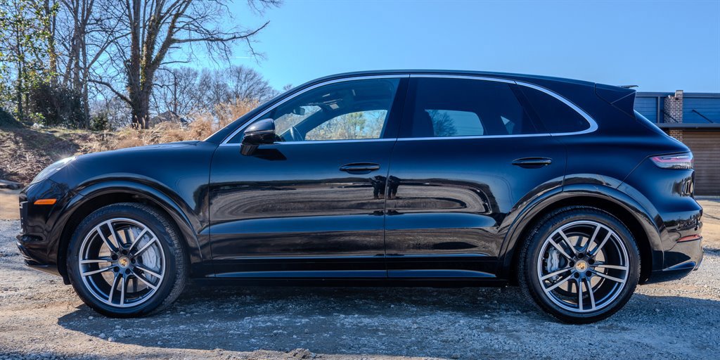 Used 2019 Porsche Cayenne Turbo w/ Sportdesign Package image 2