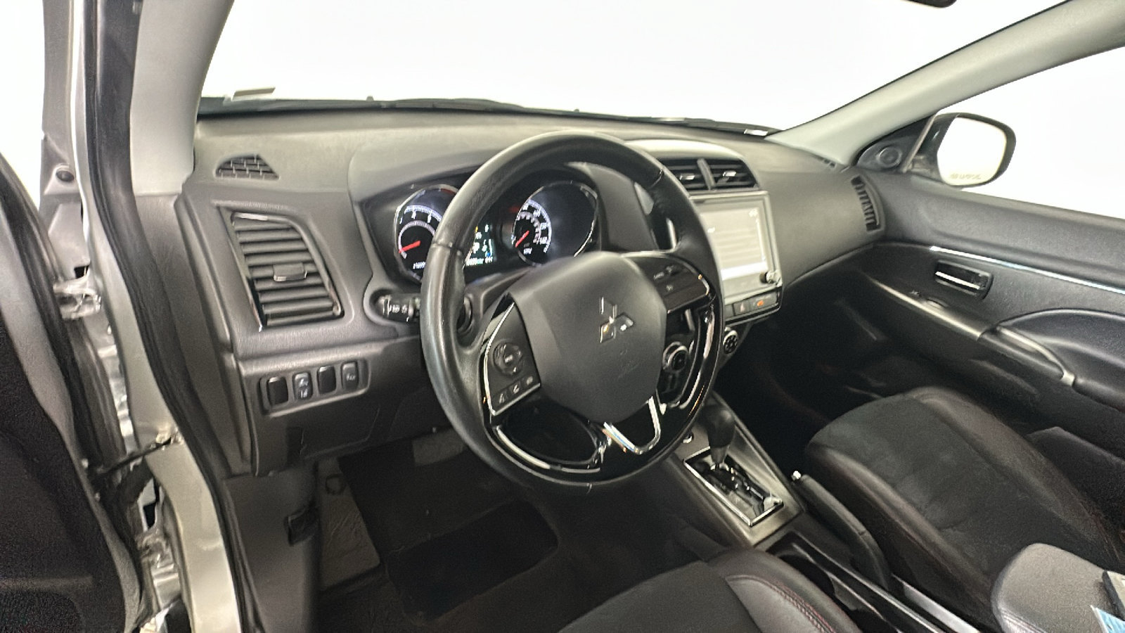 Used 2024 Mitsubishi Outlander Sport SE AWD/4WD image 15