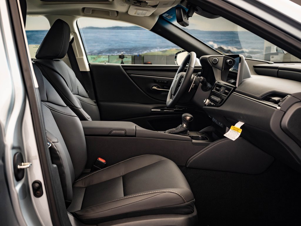 New 2025 Lexus ES 350 w/ Premium Package image 25