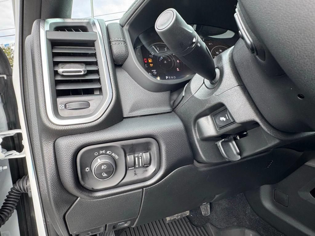 New 2026 RAM 2500 Laramie AWD/4WD image 25
