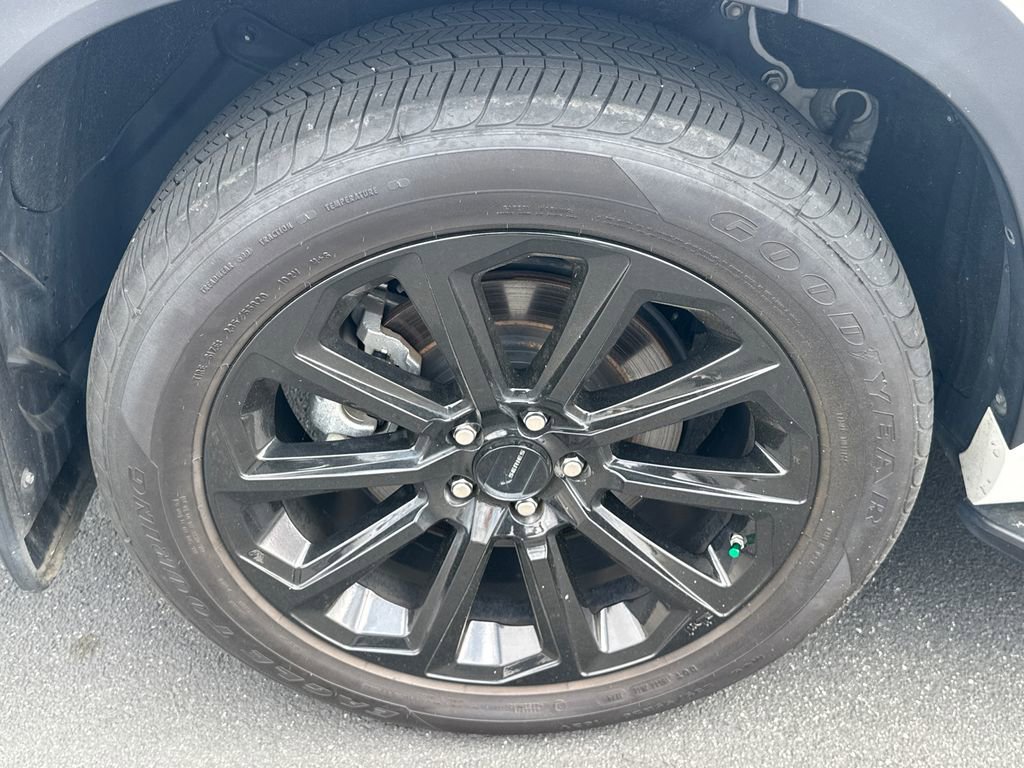 Used 2024 Toyota Highlander Platinum image 17