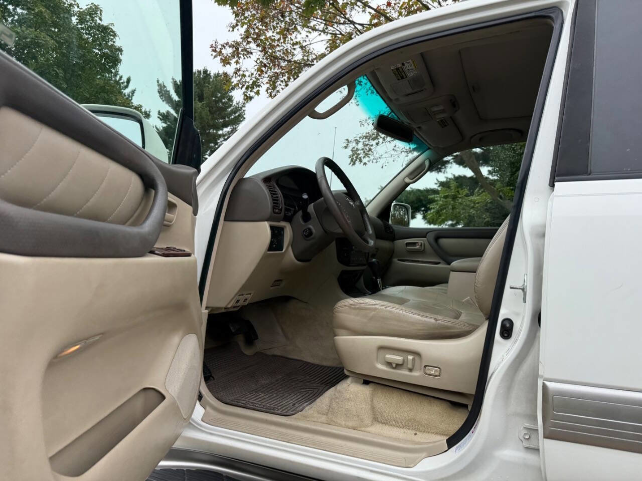 Used 2004 Toyota Land Cruiser image 40