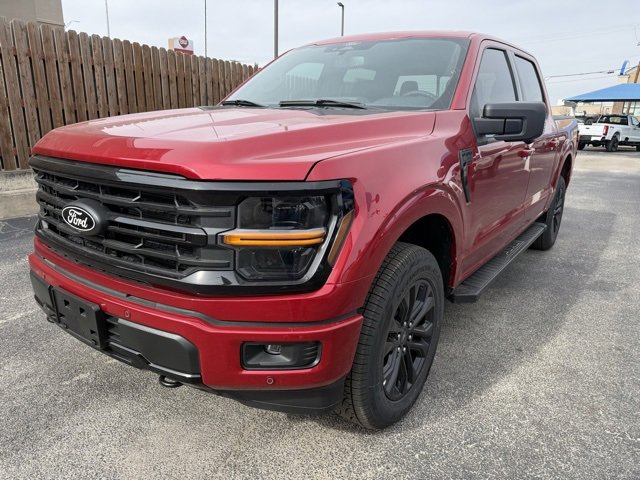 New 2025 Ford F150 XLT w/ Equipment Group 302A MID