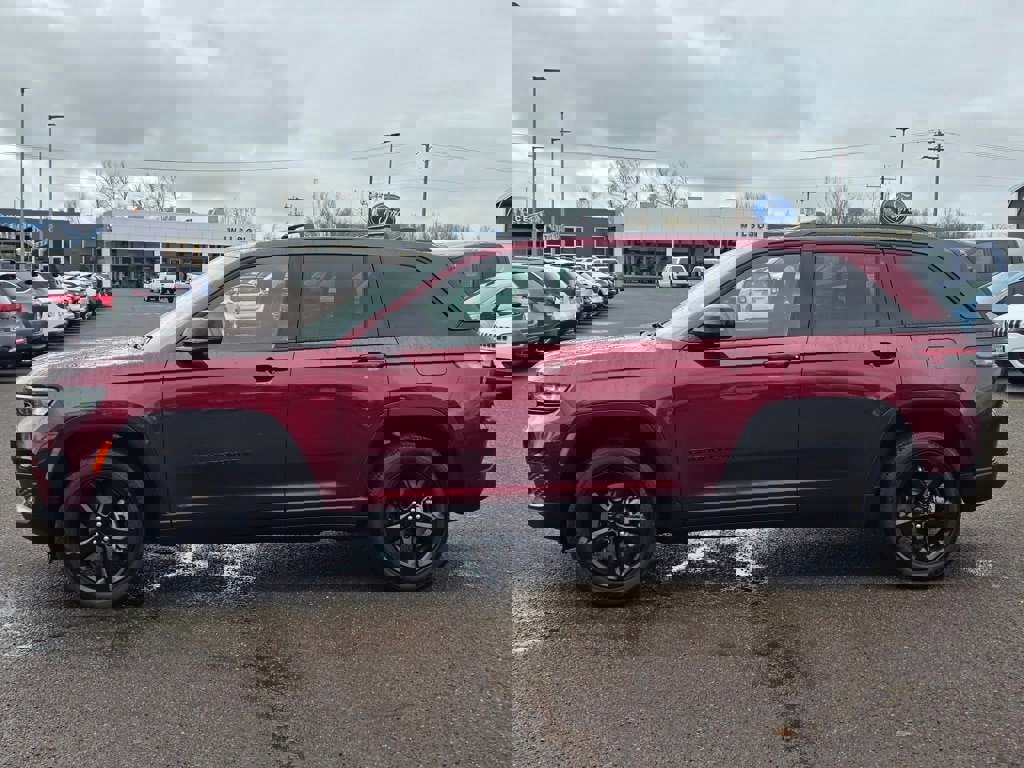 Used 2023 Jeep Grand Cherokee Altitude image 35