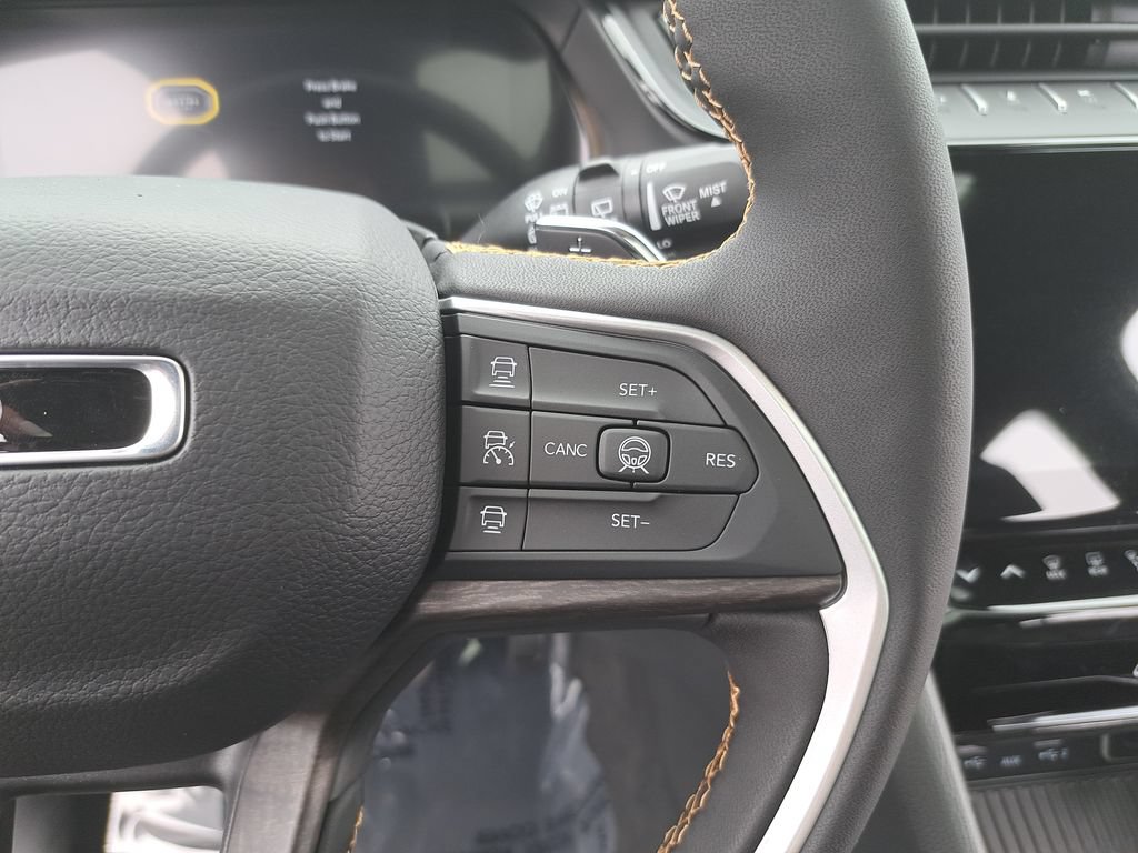 New 2026 Jeep Grand Cherokee Limited AWD/4WD image 18