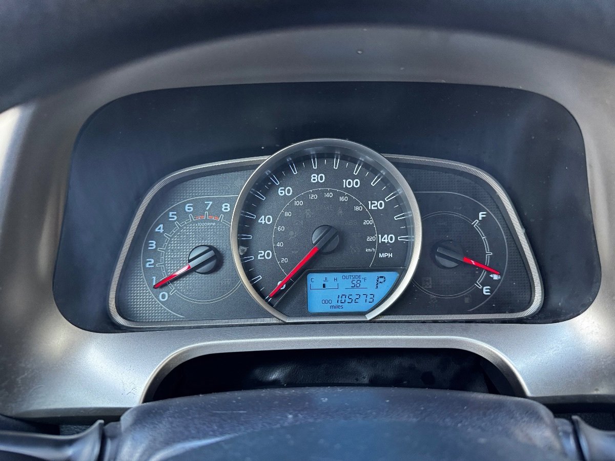 Used 2014 Toyota RAV4 LE FWD image 25