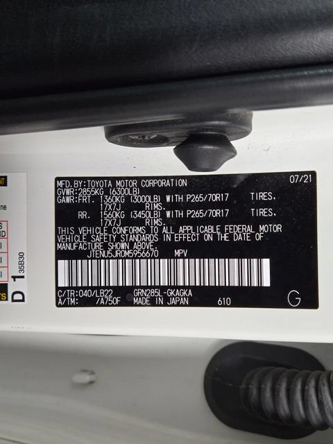 Used 2021 Toyota 4Runner SR5 Premium w/ Moonroof Package AWD/4WD image 30