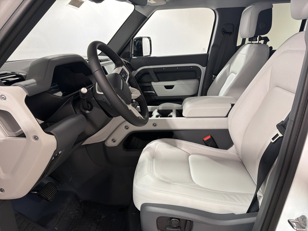 New 2026 Land Rover Defender 110 X-Dynamic SE image 11