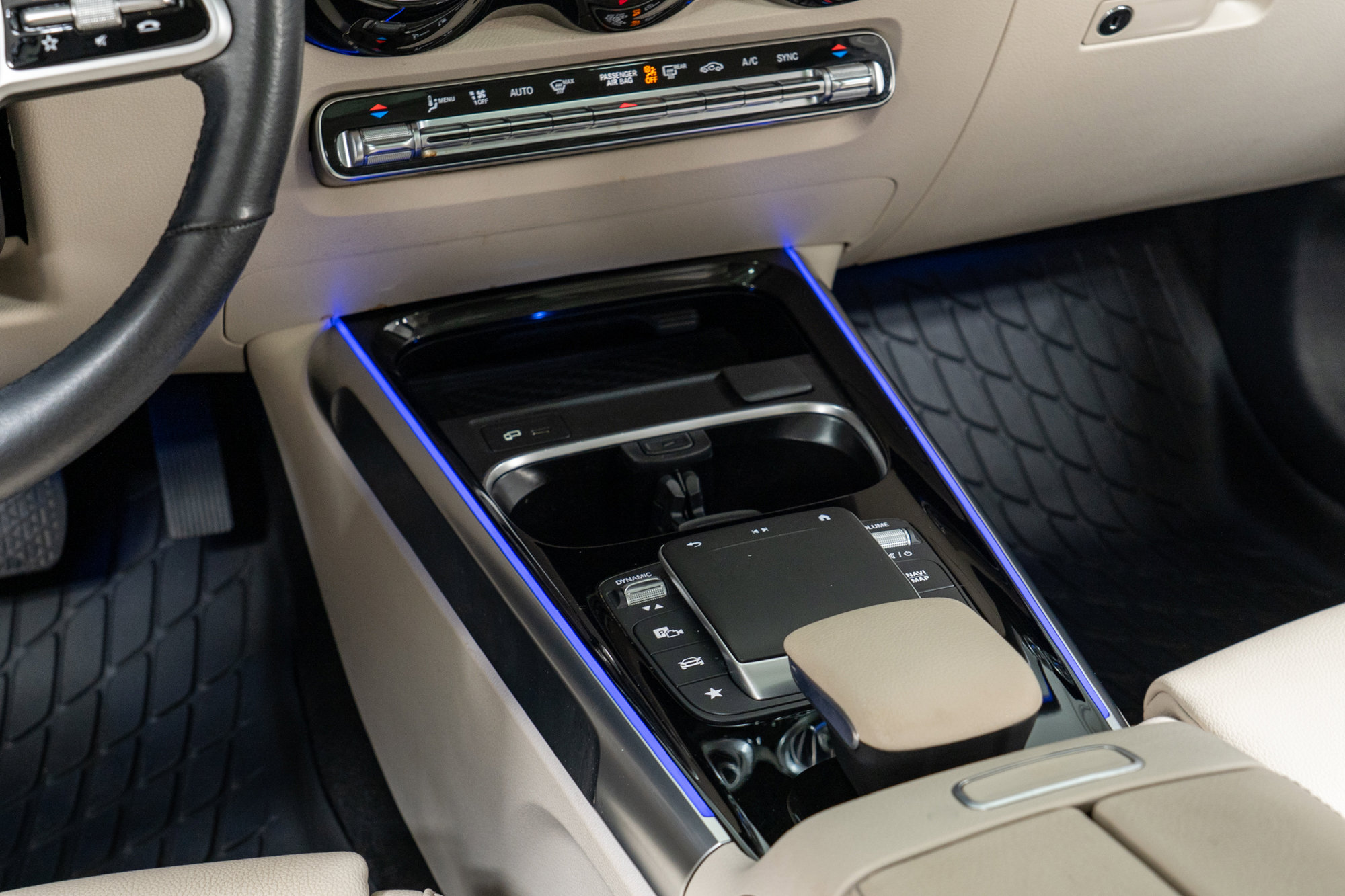 Certified 2021 Mercedes-Benz GLB 250 4MATIC w/ Premium Package image 20