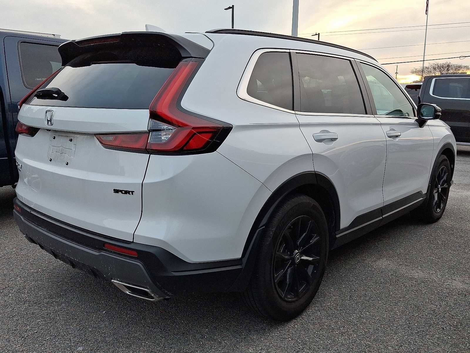 Used 2025 Honda CR-V Sport image 3