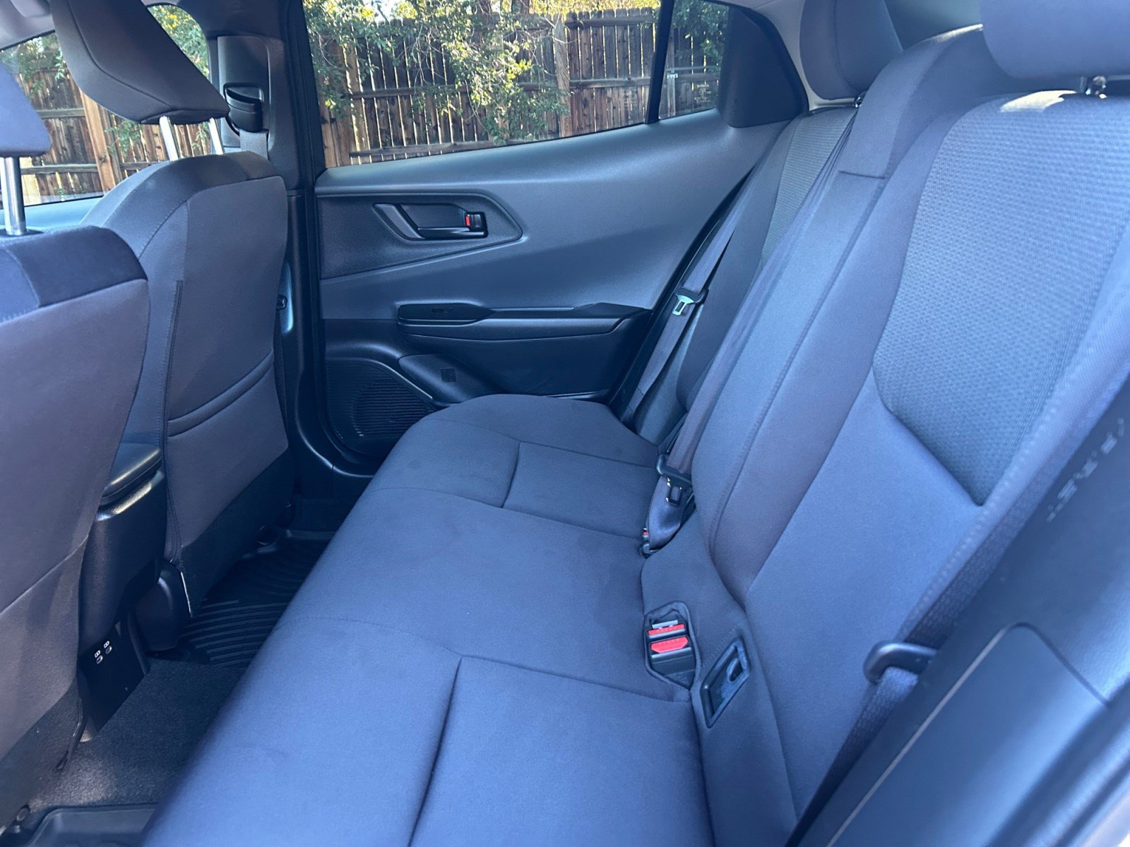 Used 2025 Toyota Prius LE AWD/4WD image 17