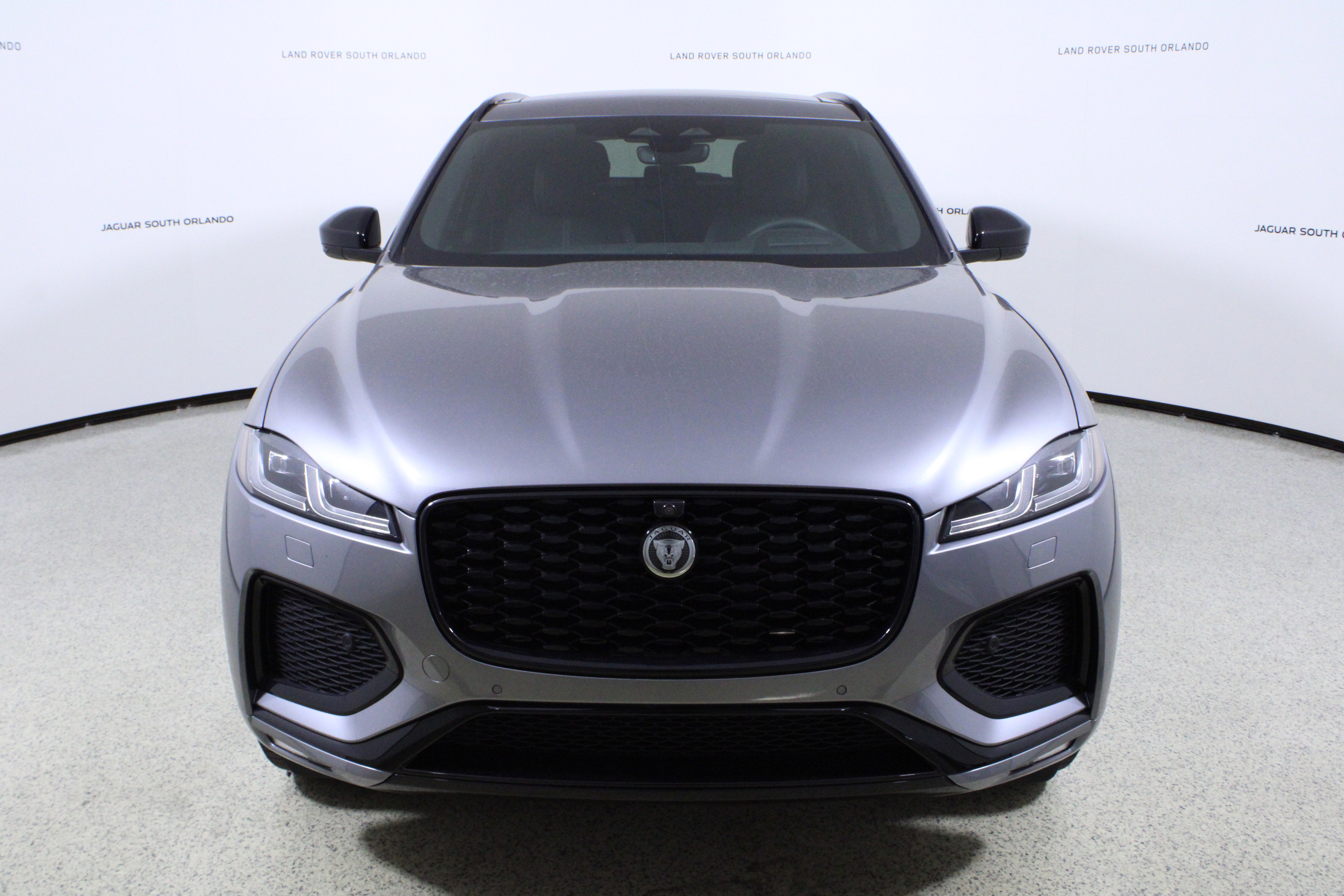 New 2026 Jaguar F-PACE R-Dynamic S image 2