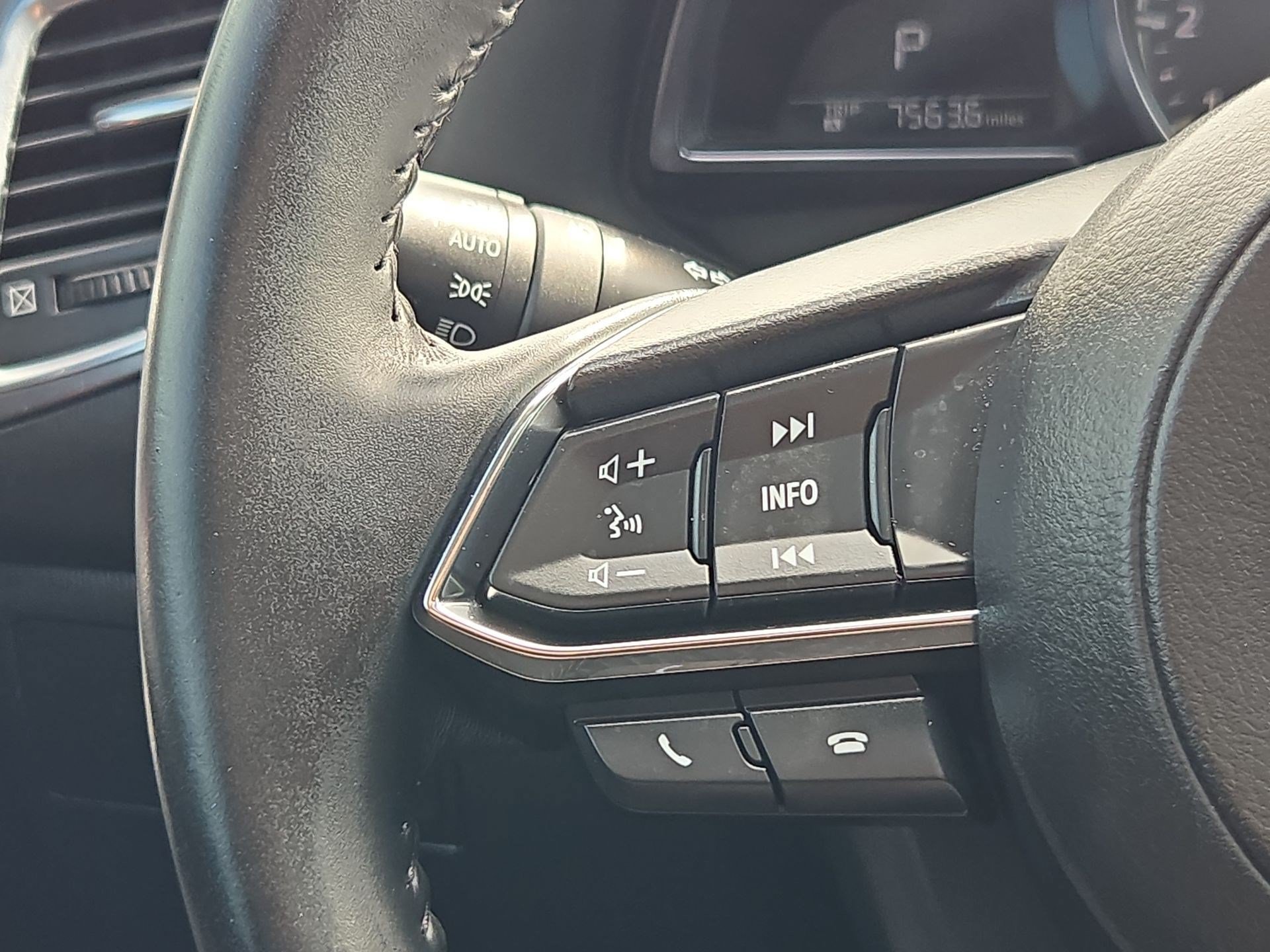Used 2018 MAZDA MAZDA3 Grand Touring FWD image 18