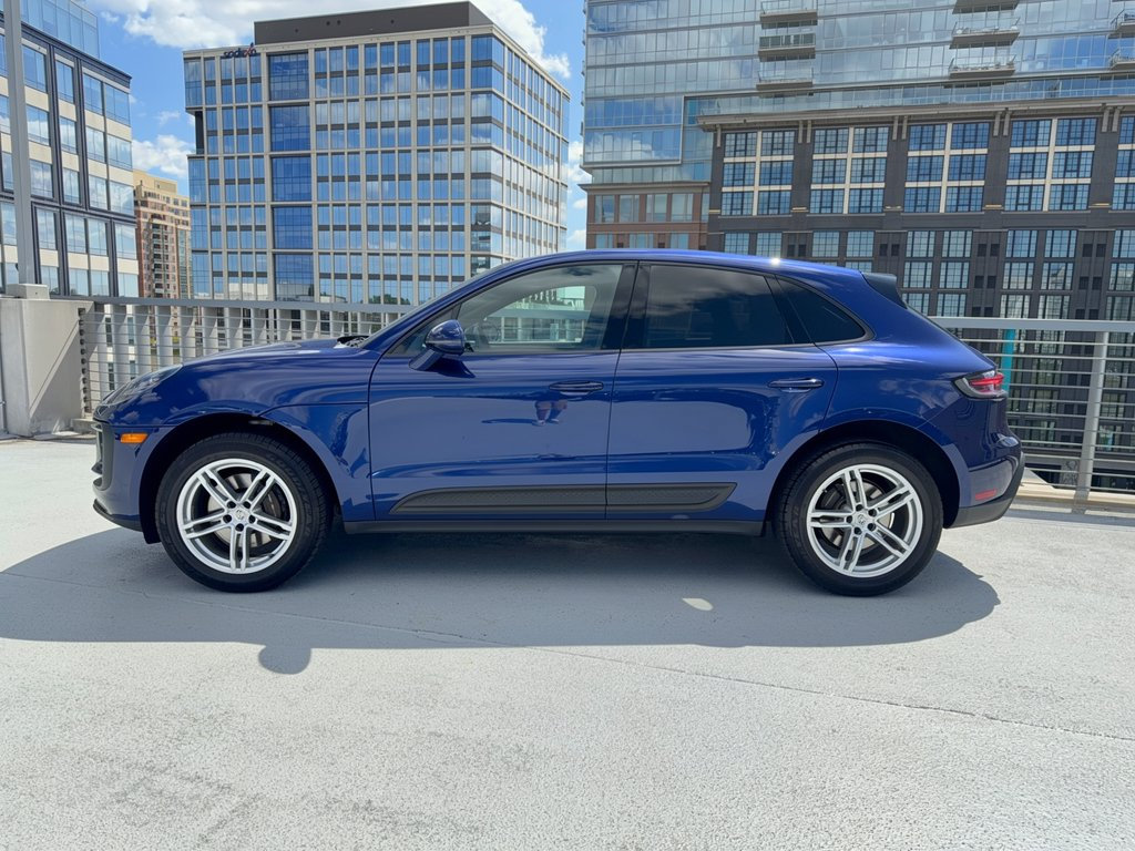 Certified 2024 Porsche Macan AWD/4WD image 2