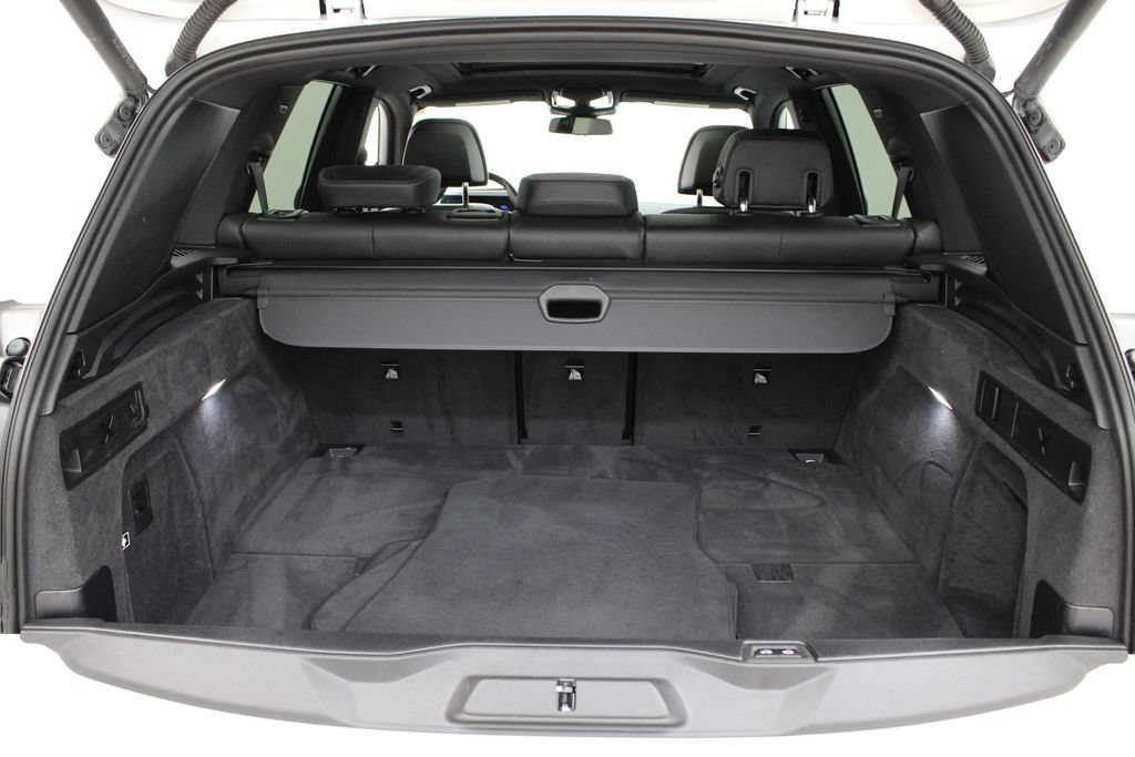Used 2025 BMW X5 xDrive50e AWD/4WD image 32