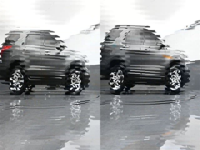 Used 2015 Ford Explorer XLT image 35
