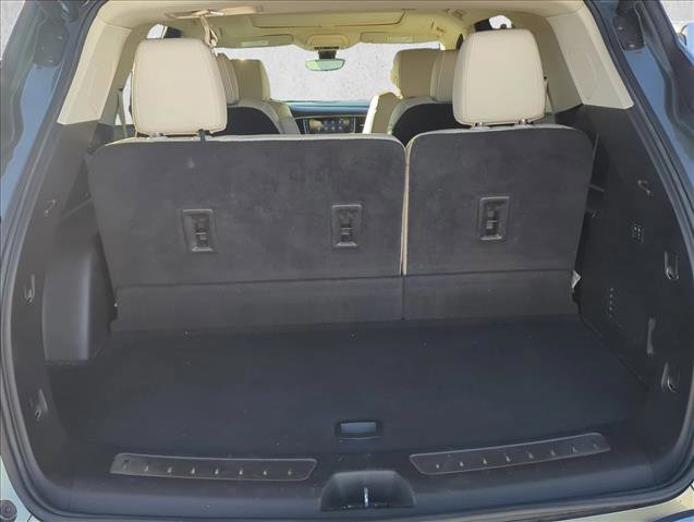 Used 2022 Buick Enclave Avenir w/ Avenir Technology Package AWD/4WD image 23