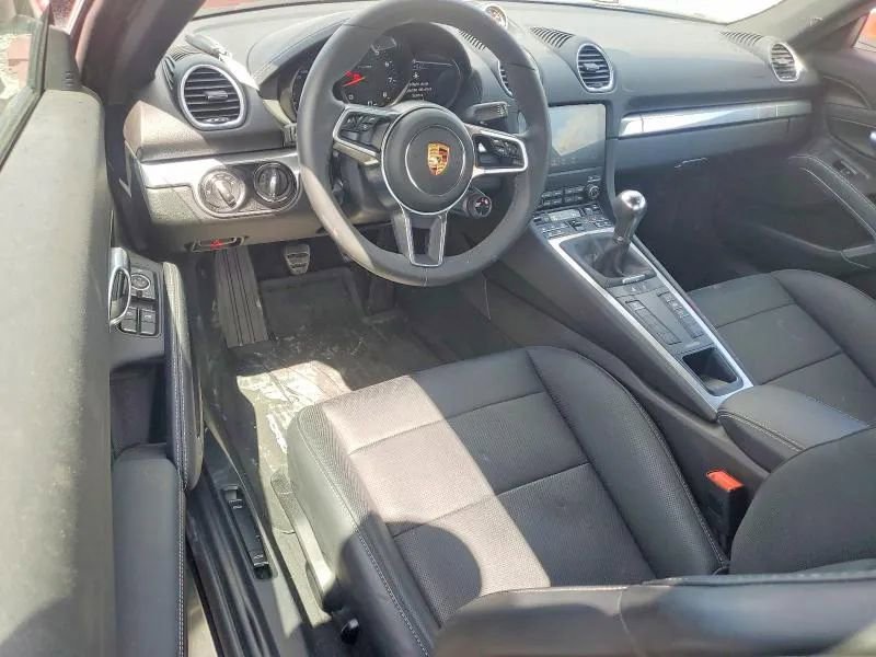 Used 2025 Porsche 718 Cayman RWD image 8