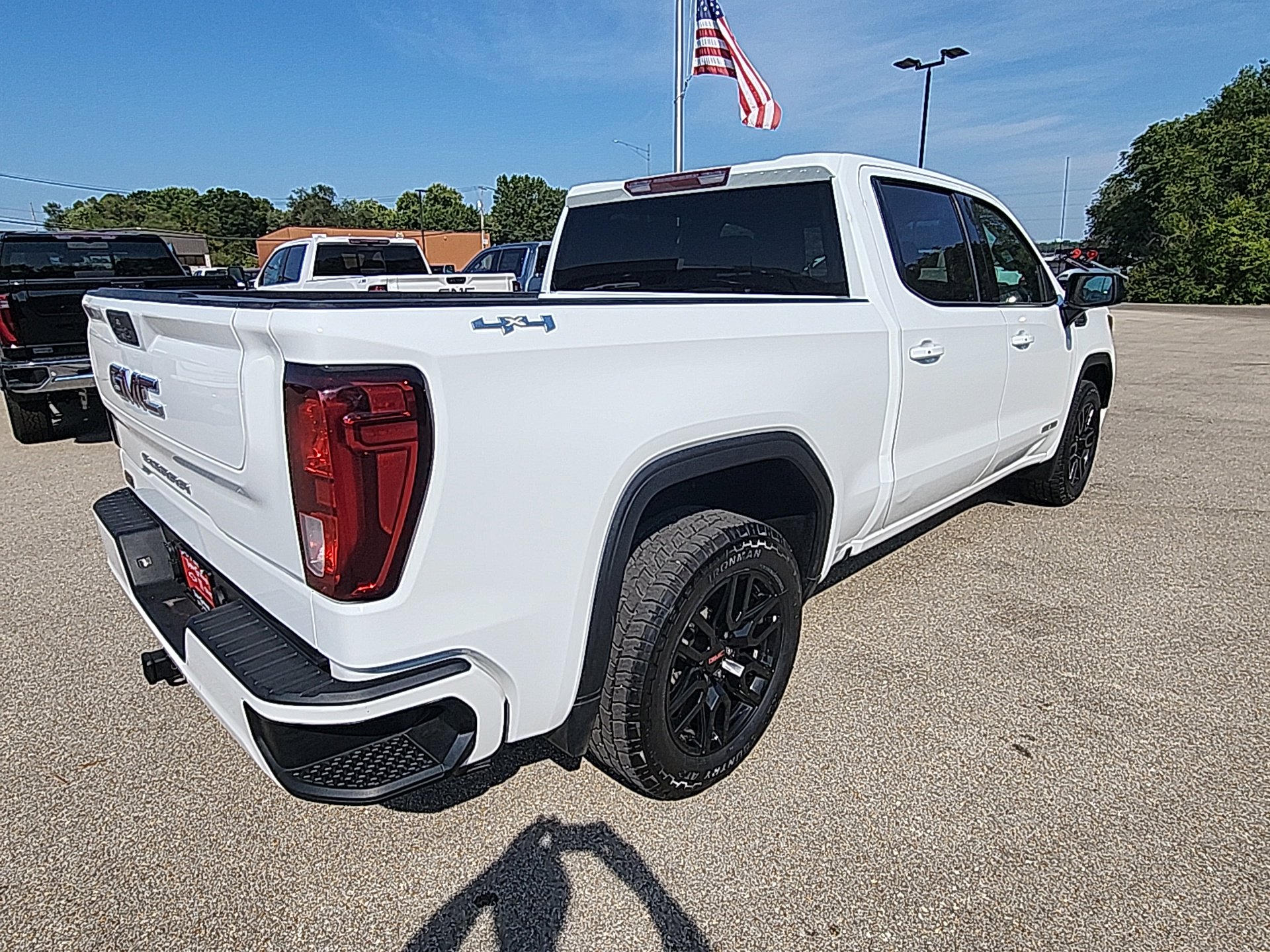 Used 2022 GMC Sierra 1500 Elevation image 9