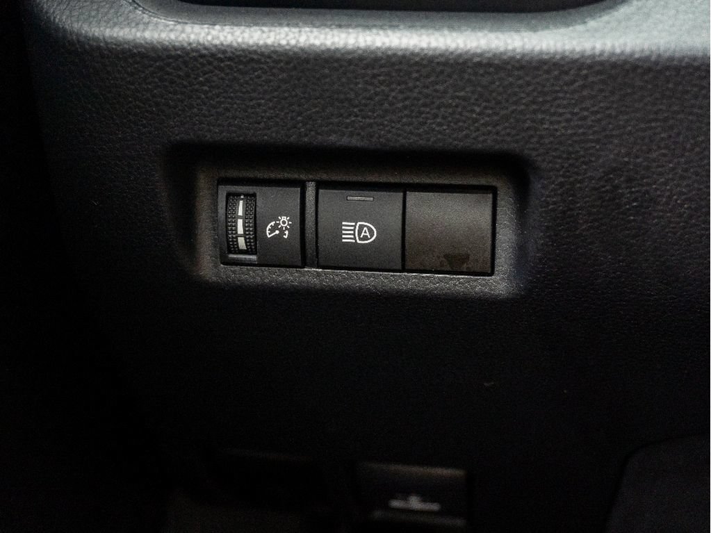 Used 2024 Toyota RAV4 XLE AWD/4WD image 26