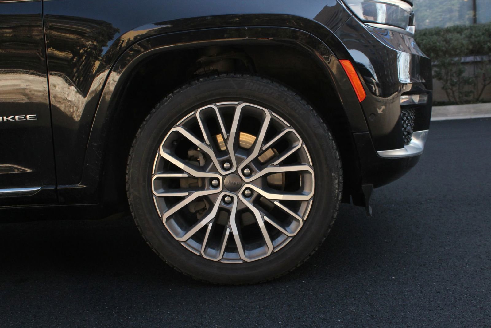 Used 2021 Jeep Grand Cherokee L Summit image 4