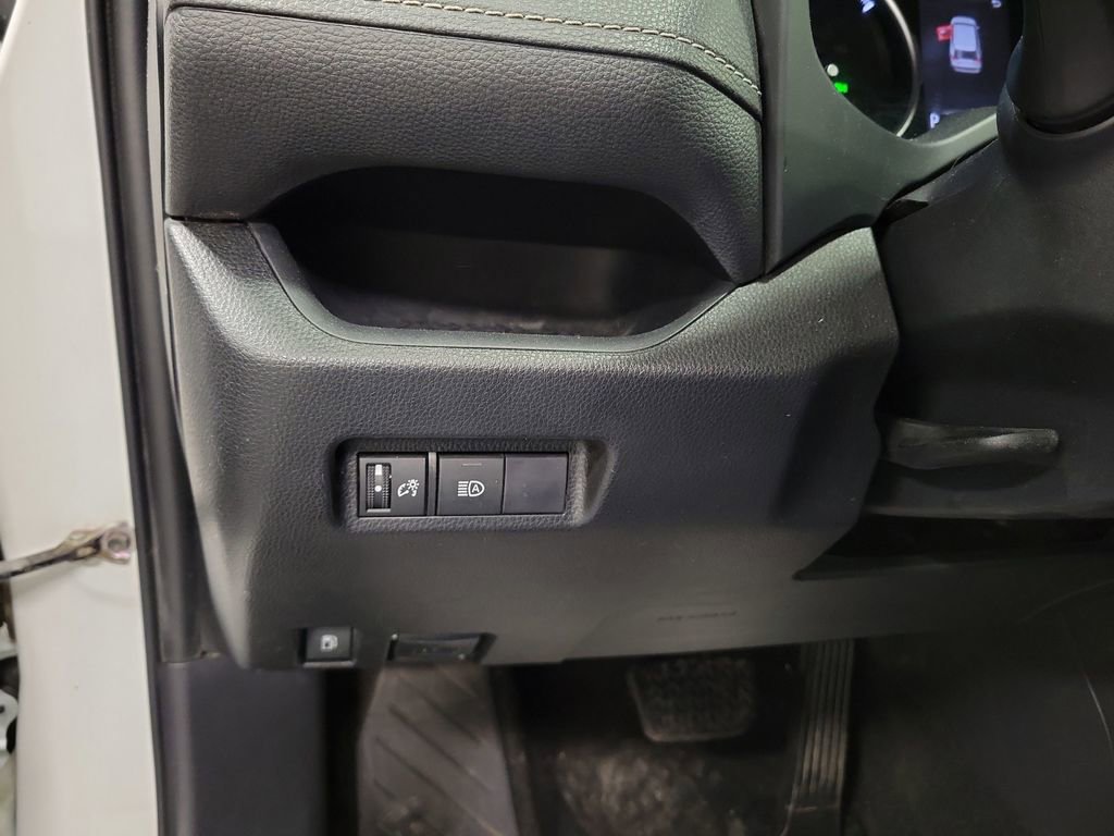 Used 2020 Toyota RAV4 LE image 21