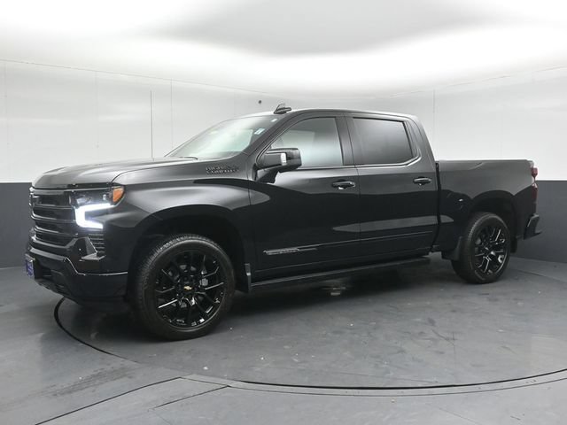 Used 2026 Chevrolet Silverado 1500 High Country w/ Midnight Edition AWD/4WD image 3