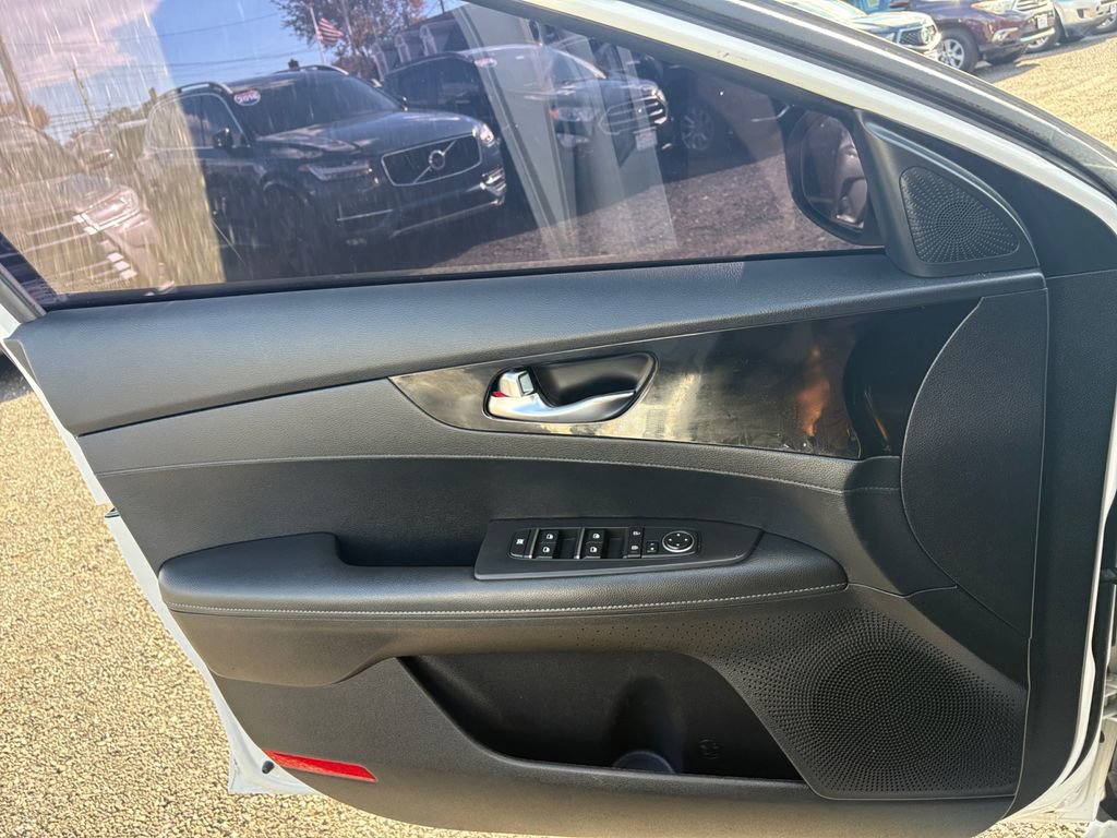 Used 2019 Kia Forte S w/ S Premium Package image 22