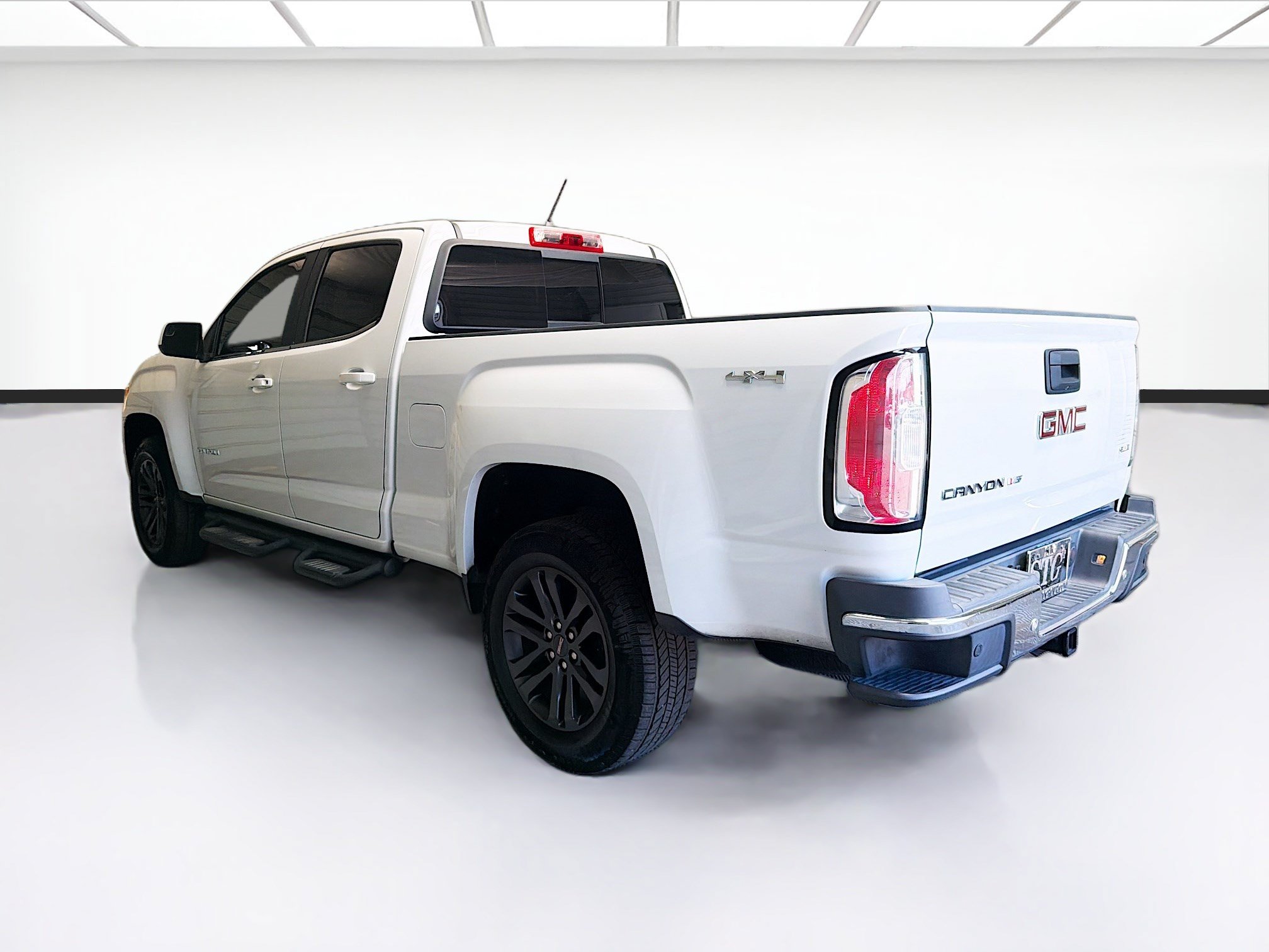 Used 2020 GMC Canyon SLE w/ Driver Alert Package AWD/4WD image 6