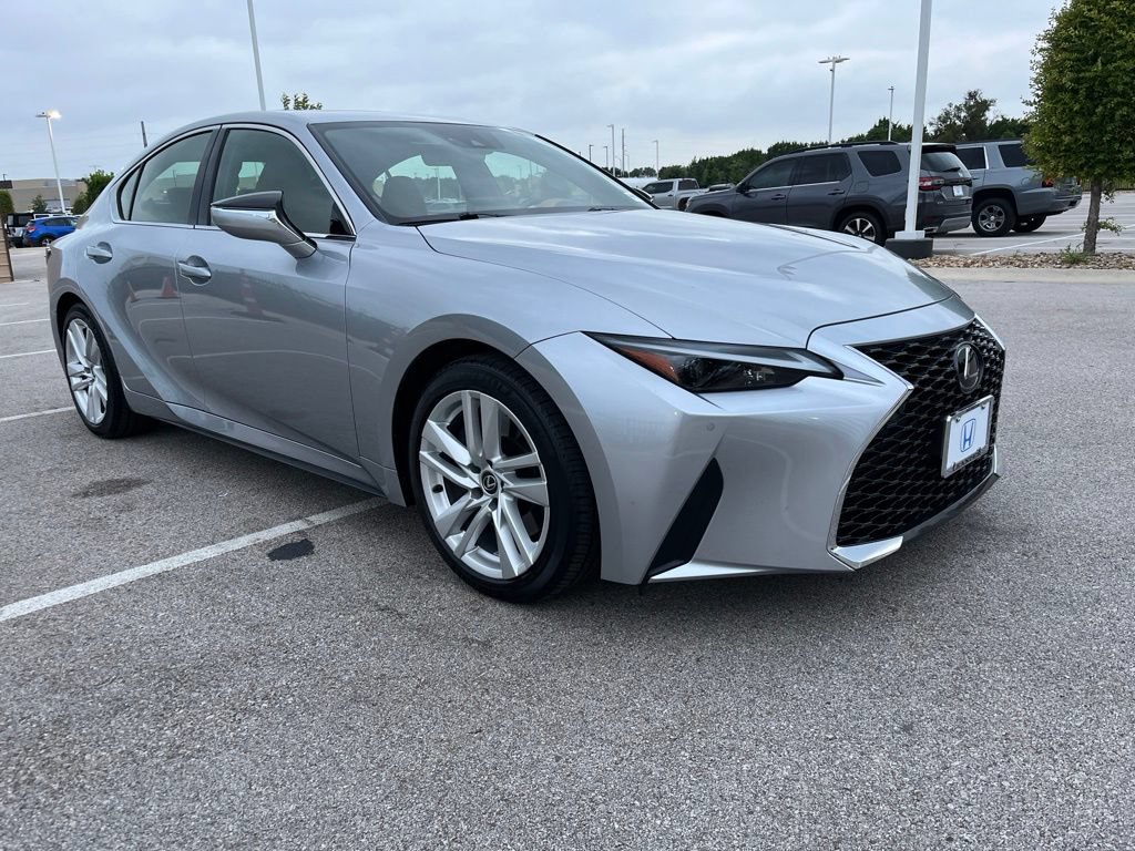Used 2024 Lexus IS 300 w/ Comfort Package RWD image 3