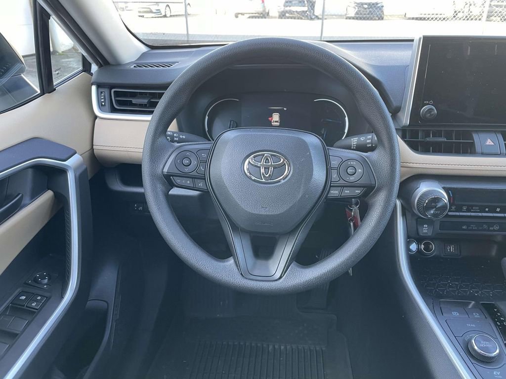 Used 2025 Toyota RAV4 LE image 26