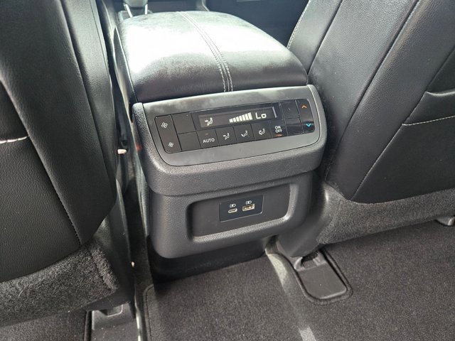 Used 2022 Nissan Pathfinder SL w/ Lighting Package (N92) FWD image 16