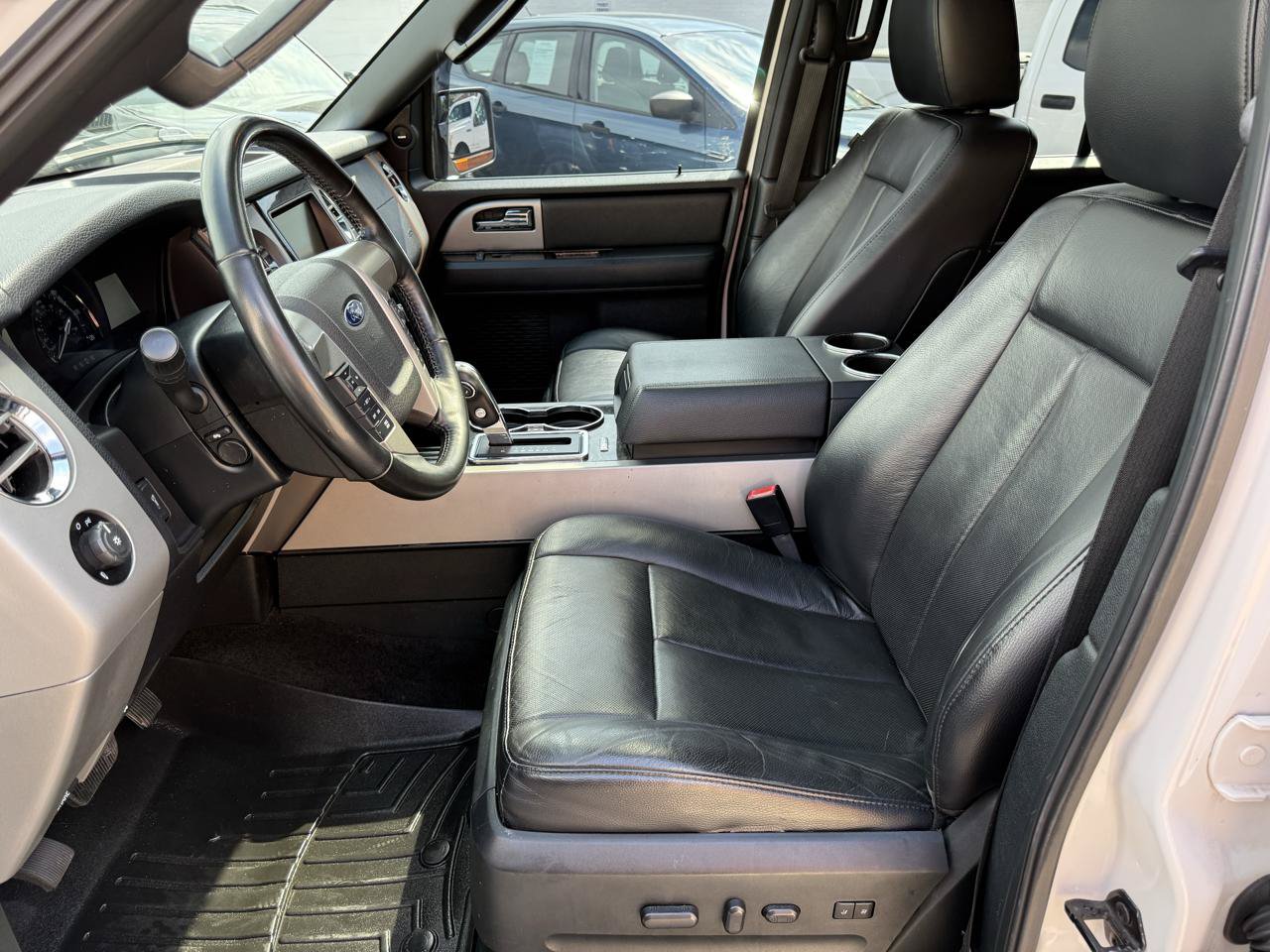 Used 2015 Ford Expedition Limited w/ Equipment Group 301A AWD/4WD image 12