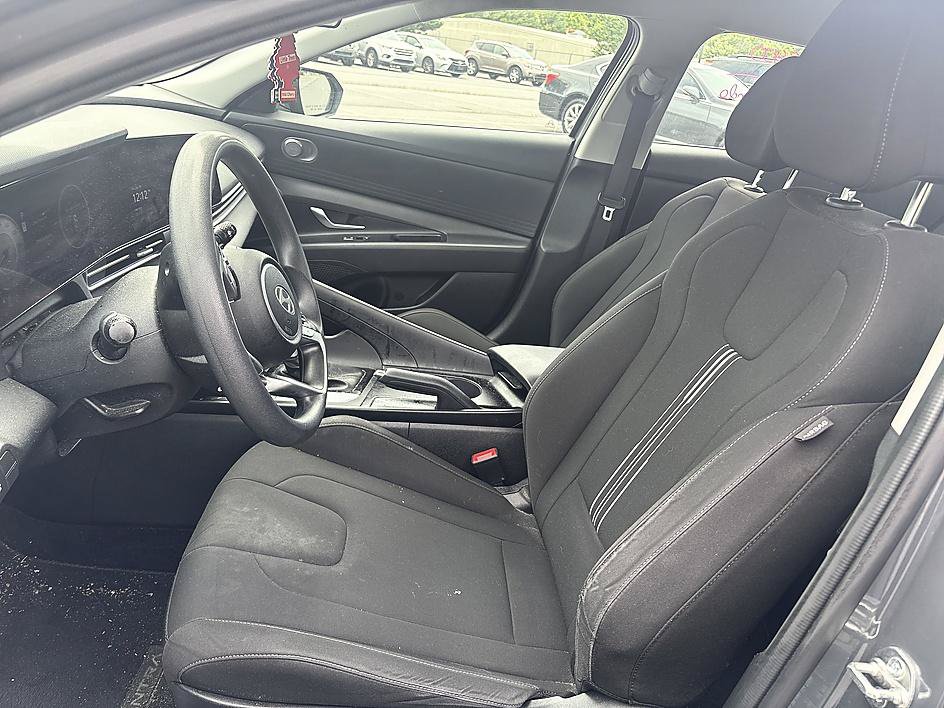Used 2024 Hyundai Elantra SEL FWD image 13