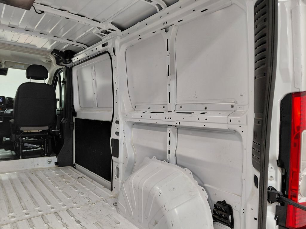 Used 2025 RAM ProMaster 2500 w/ Convenience Group FWD image 15