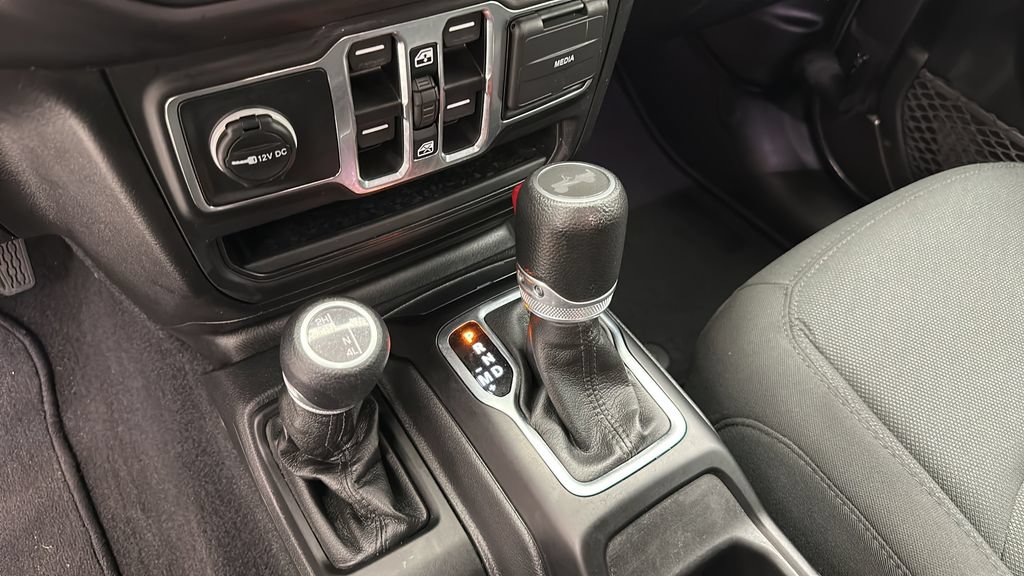 Used 2023 Jeep Wrangler Unlimited Sport AWD/4WD image 18