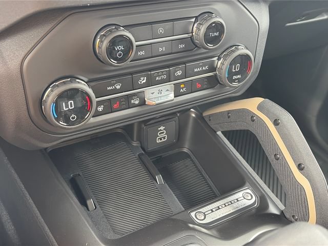 New 2026 Ford Bronco Badlands AWD/4WD image 23