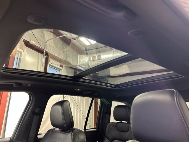 Used 2023 Jeep Grand Cherokee Overland AWD/4WD image 33