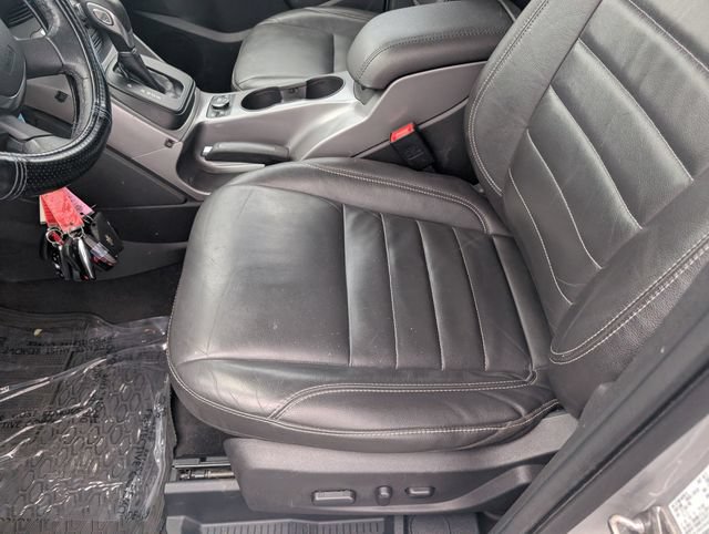 Used 2016 Ford Escape SE w/ SE Leather Comfort Package FWD image 21