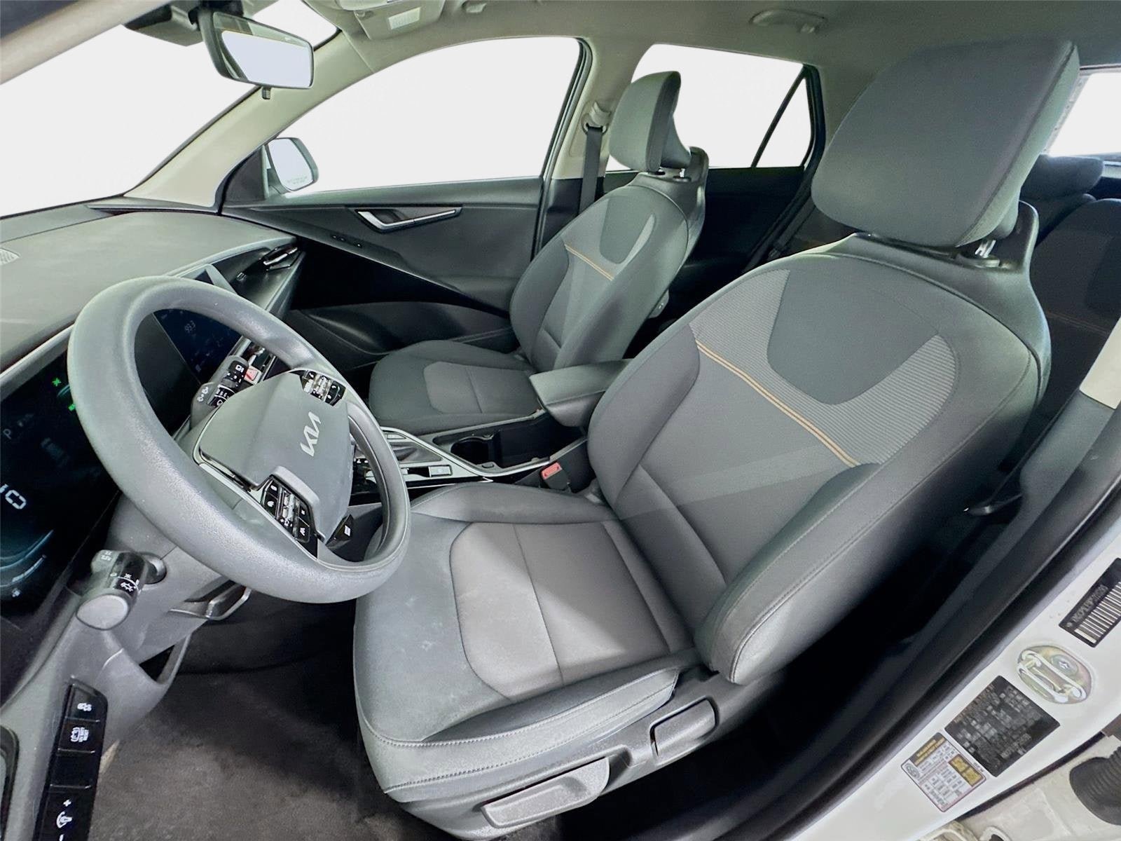 Certified 2023 Kia Niro LX FWD image 11