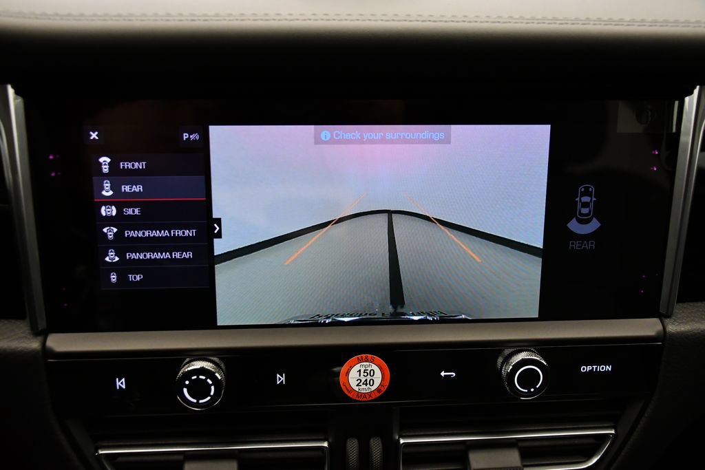 Certified 2026 Porsche Macan AWD/4WD image 32