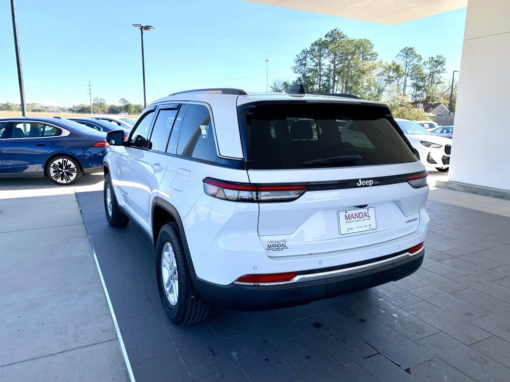 Used 2023 Jeep Grand Cherokee Laredo image 7