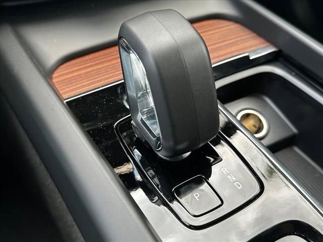 New 2024 Volvo XC60 T8 Plus w/ Protection Package Premier image 48