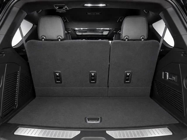 Used 2026 GMC Yukon Denali w/ Sun & Power Step Package AWD/4WD image 8