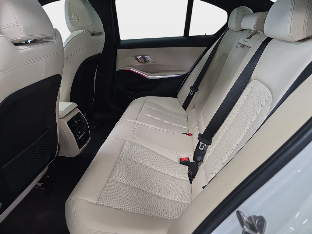 Certified 2023 BMW 330i Sedan w/ Driving Assistance Package RWD image 14