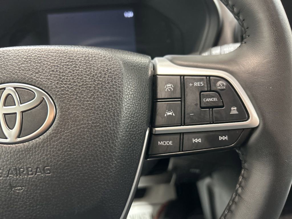 Used 2025 Toyota Grand Highlander AWD image 24